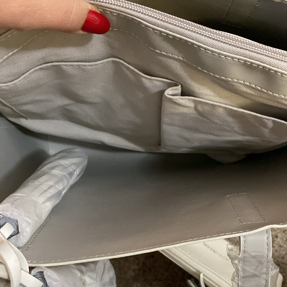 NEW! Joy & Iman White Tote - Picture 12 of 16